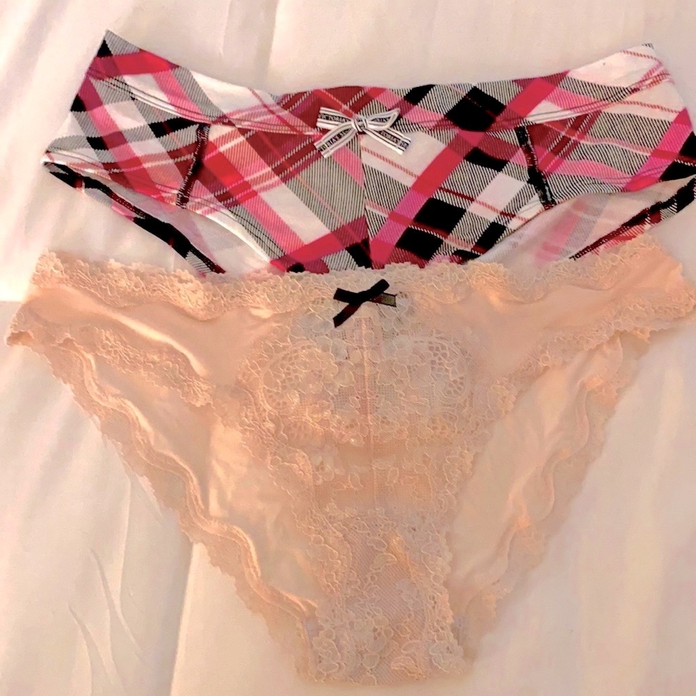 Victoria’s Secret cheeky underwear (2 pairs)